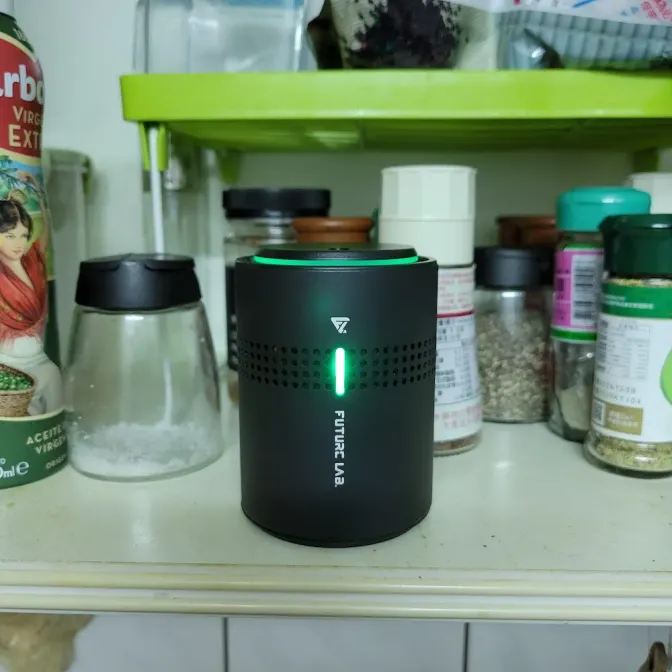 未來實驗室N7S放在廚房櫥櫃裡除臭
